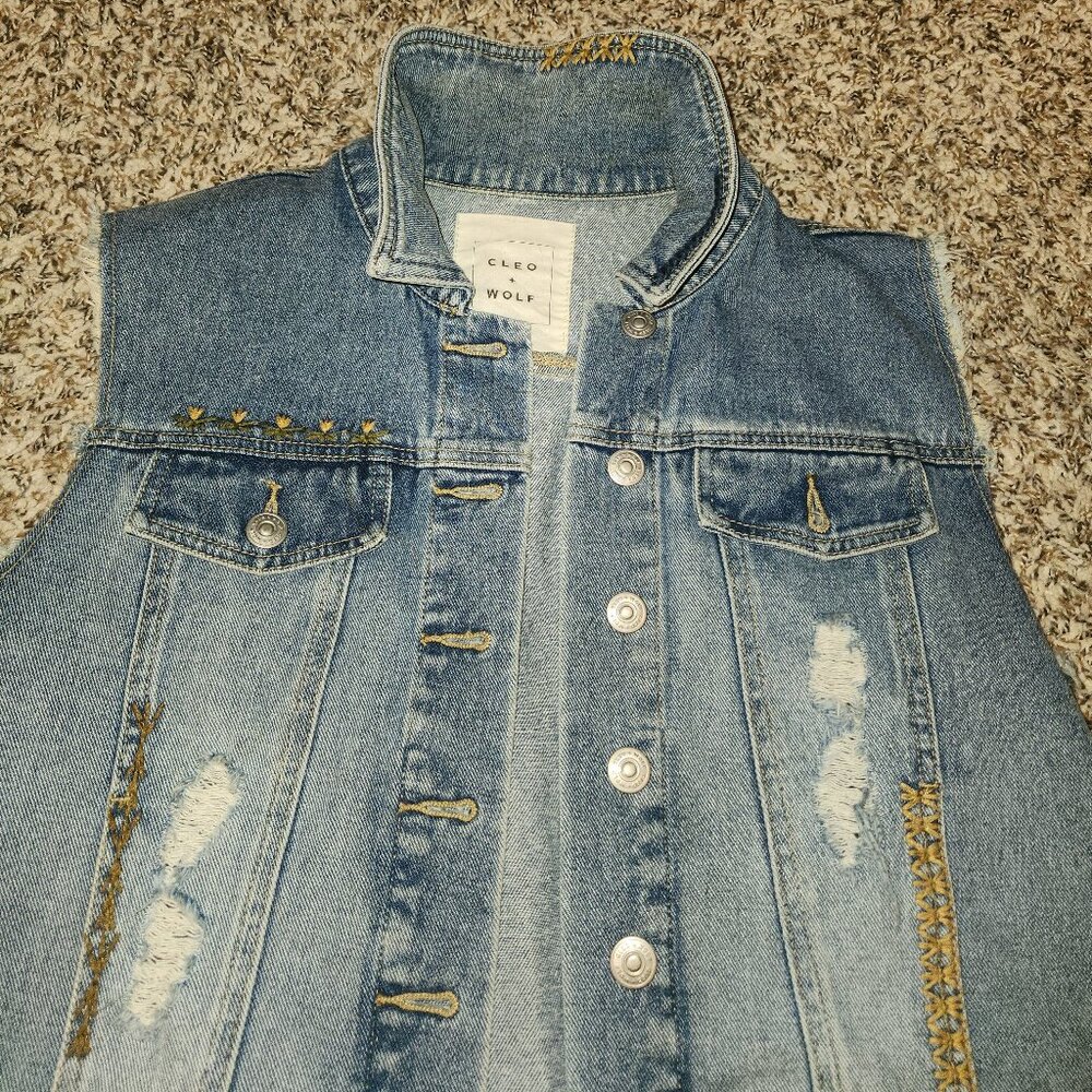 Cleo + Wolf Oversized Embroidered Denim Vest | Medium Wash | Western Boho 🤠 - Picture 4 of 15